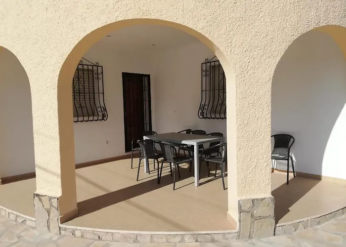 Carolina Locdenia Villa *