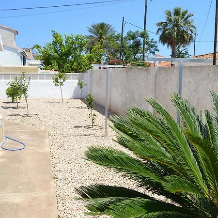 Carolina Locdenia Villa *