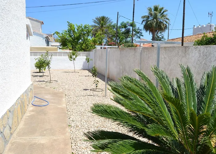 Carolina Locdenia Villa *